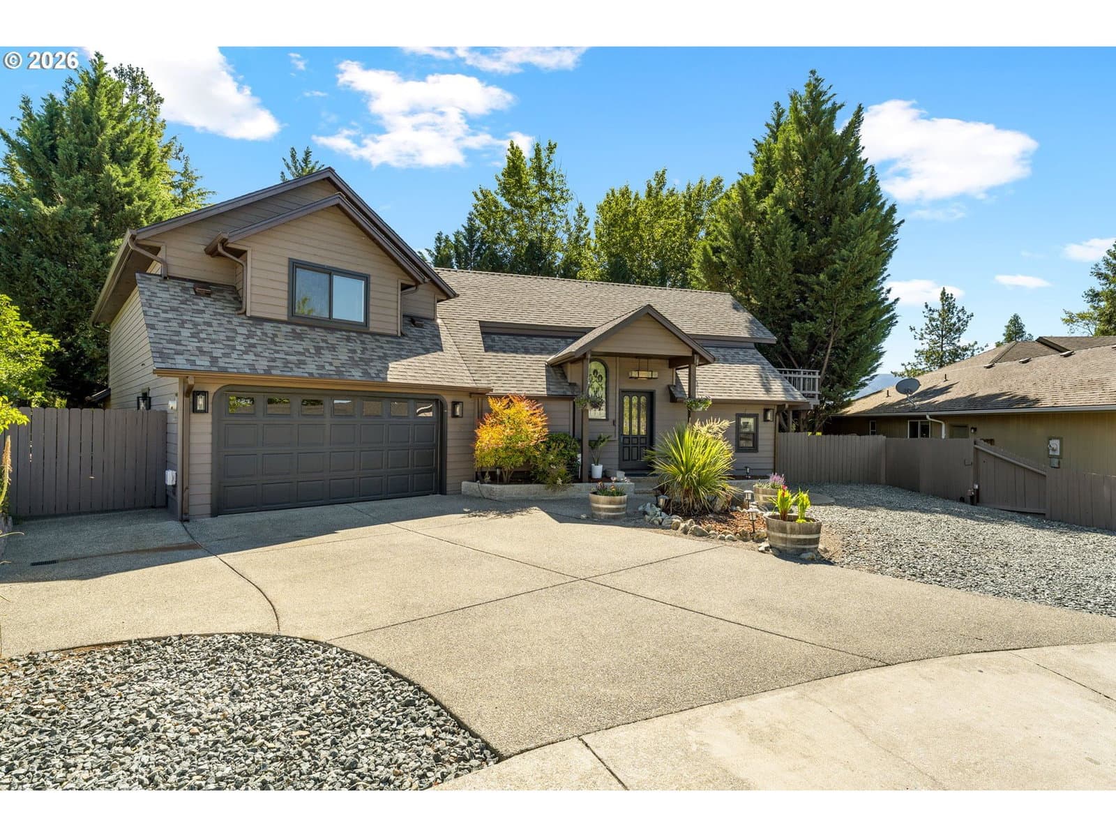Listing photo 1 of 6