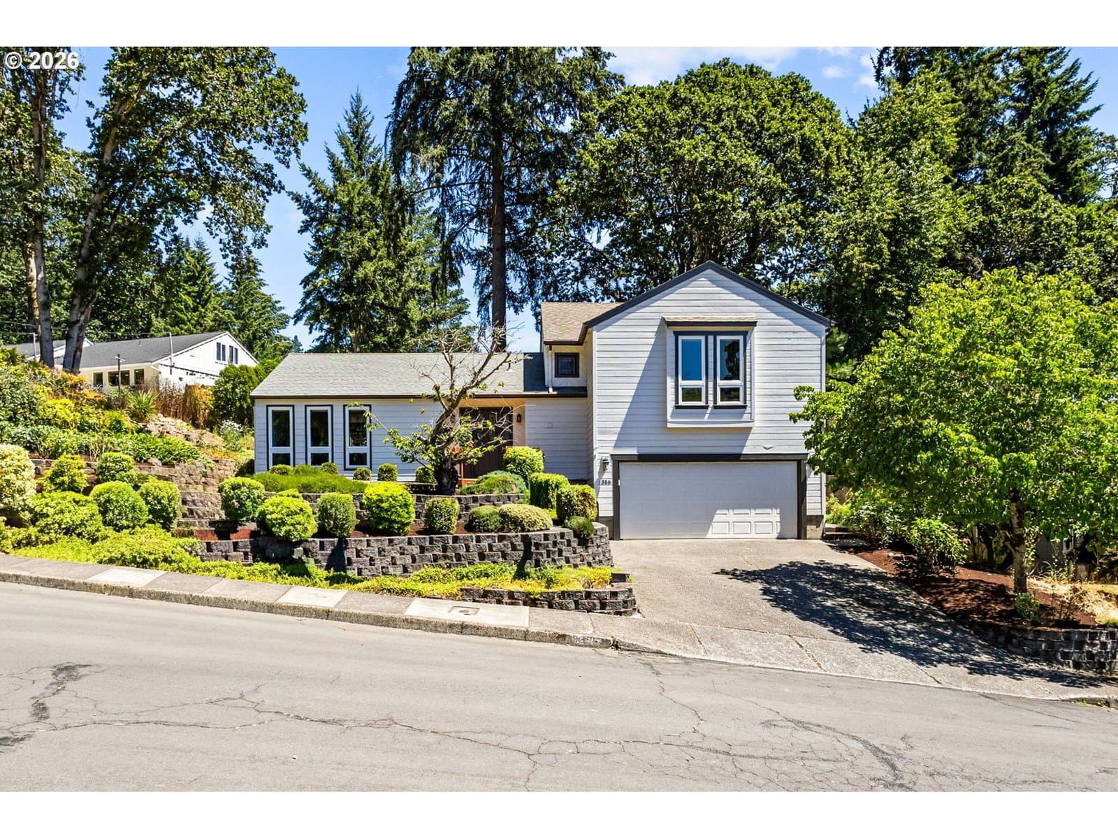 Listing photo 1 of 6