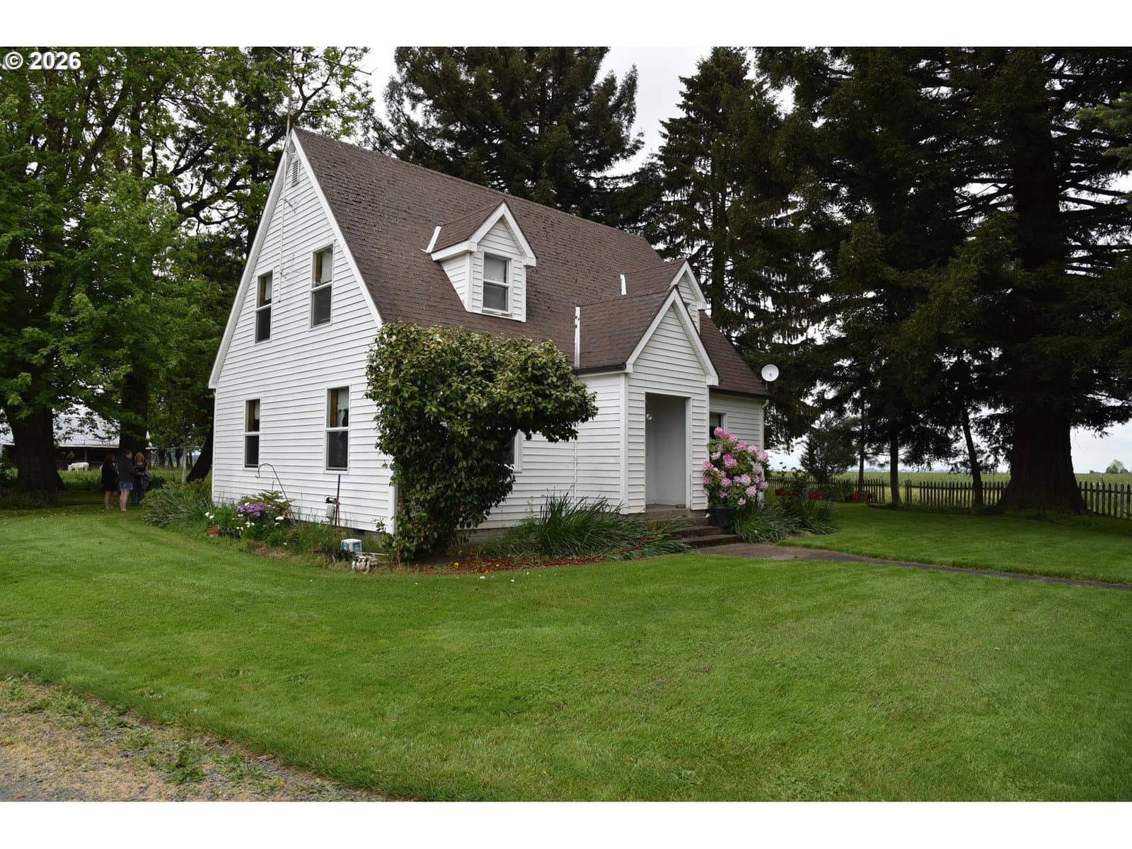 Listing photo 1 of 6