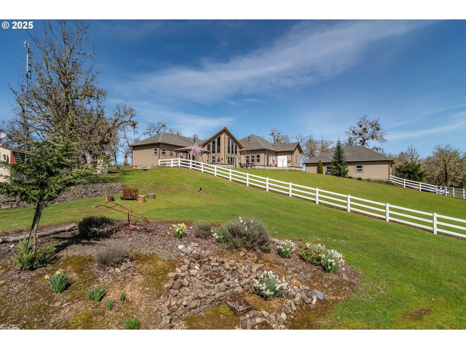Primary listing photo, 1000 WINDY MOUNTAIN LN, Oakland, OR, 97462