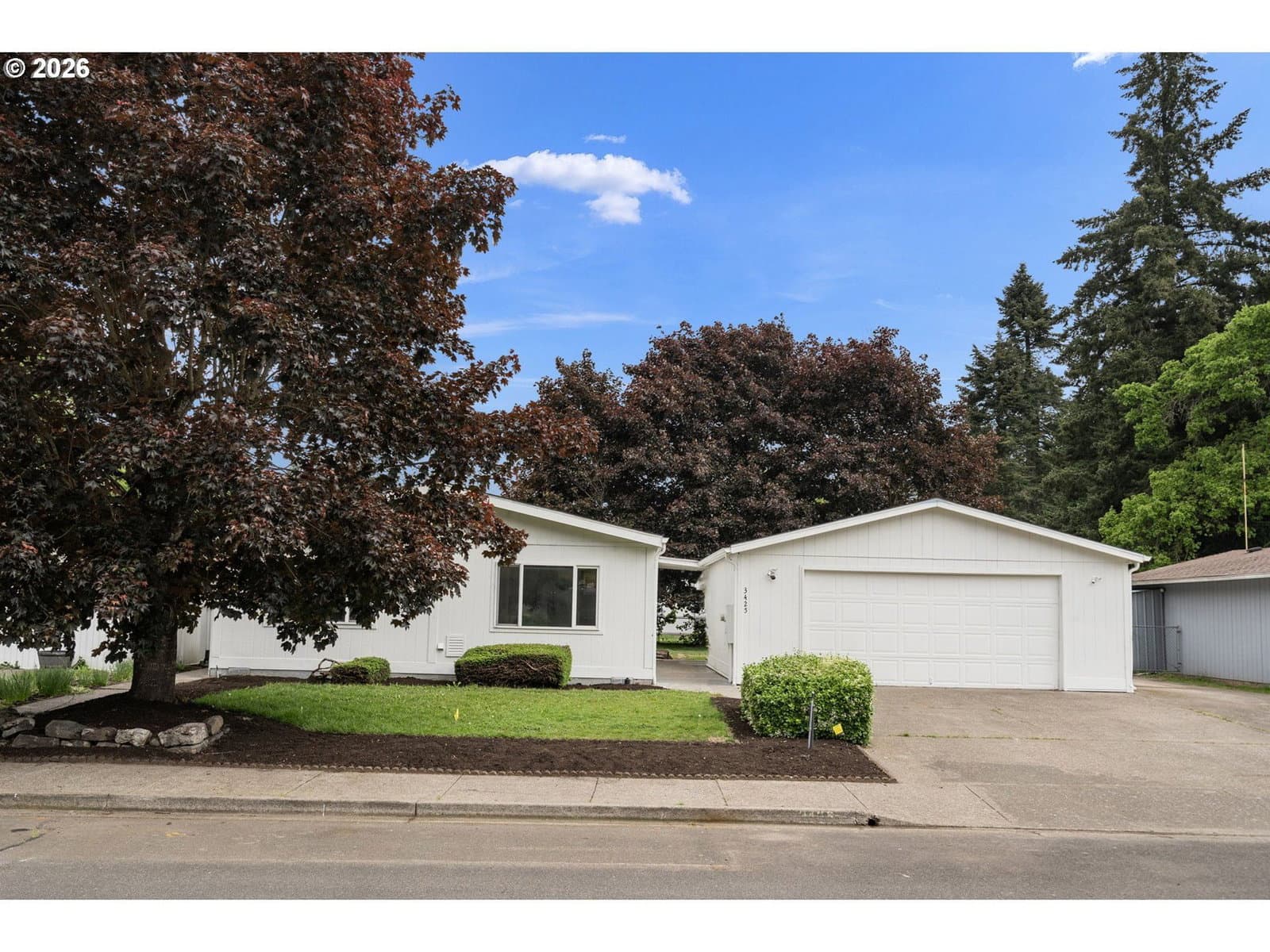Listing photo 1 of 6