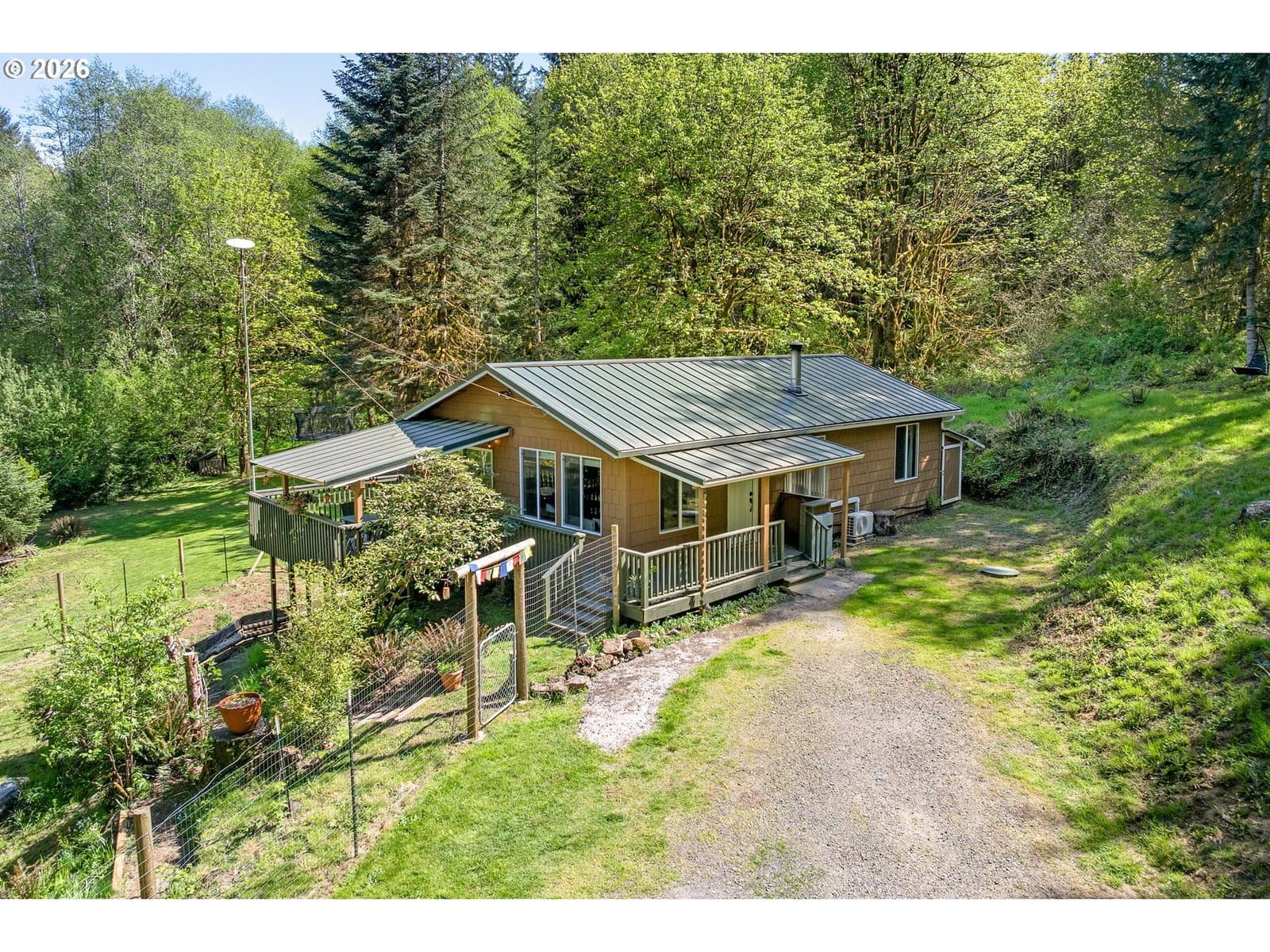 Listing photo 1 of 6