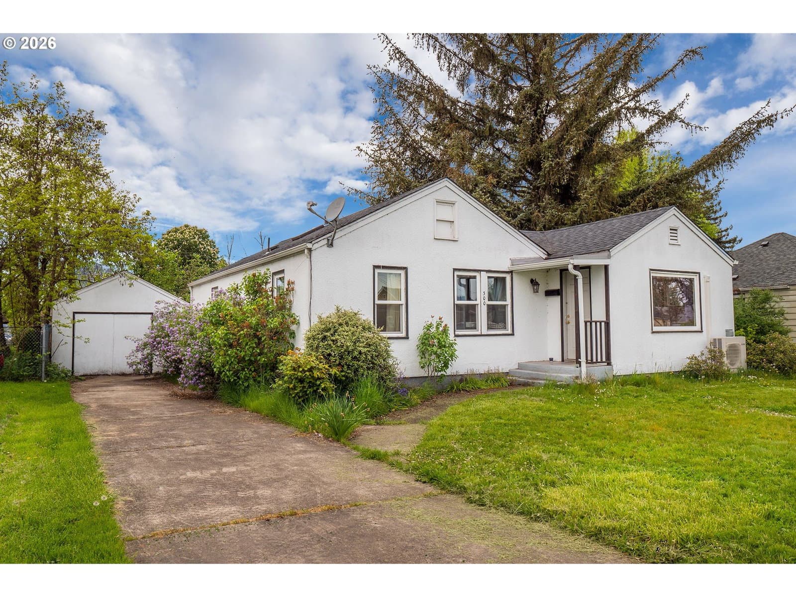 Primary listing photo, 300 21ST ST, Springfield, OR, 97477