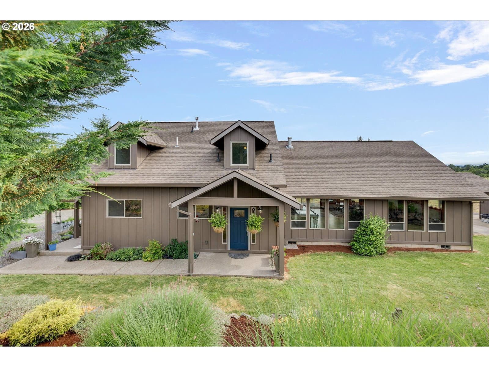 Listing photo 1 of 6