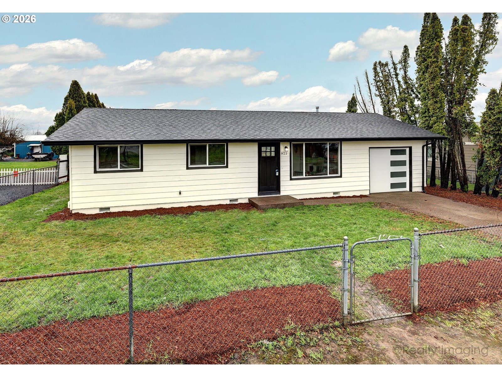 Primary listing photo, 925 N PERSHING ST, Mt Angel, OR, 97362