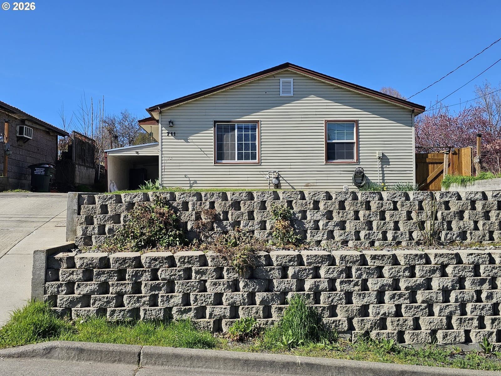 Primary listing photo, 711 SE 8TH ST, Pendleton, OR, 97801
