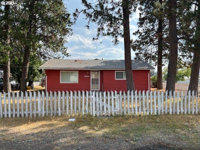 Primary listing photo, 95 S 17TH AVE, Elgin, OR, 97827