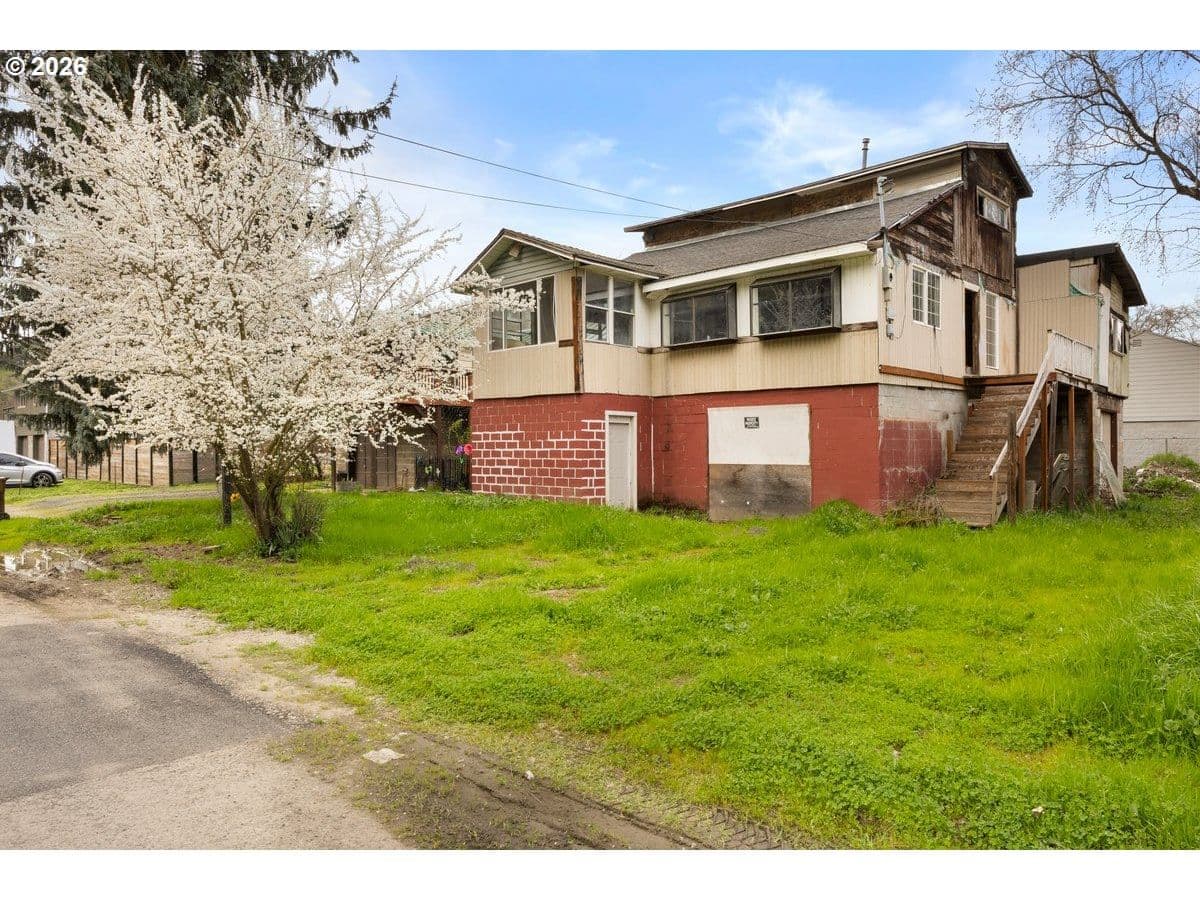 Primary listing photo, 195 SE MILL ST, Myrtle Creek, OR, 97457