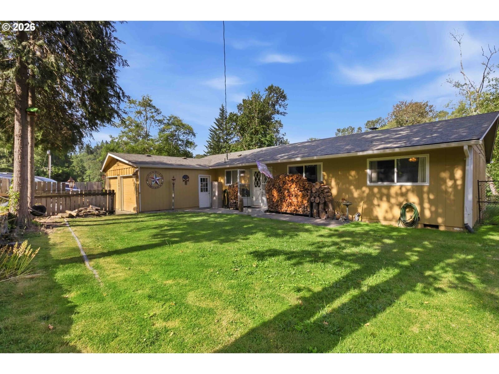 Listing photo 1 of 6