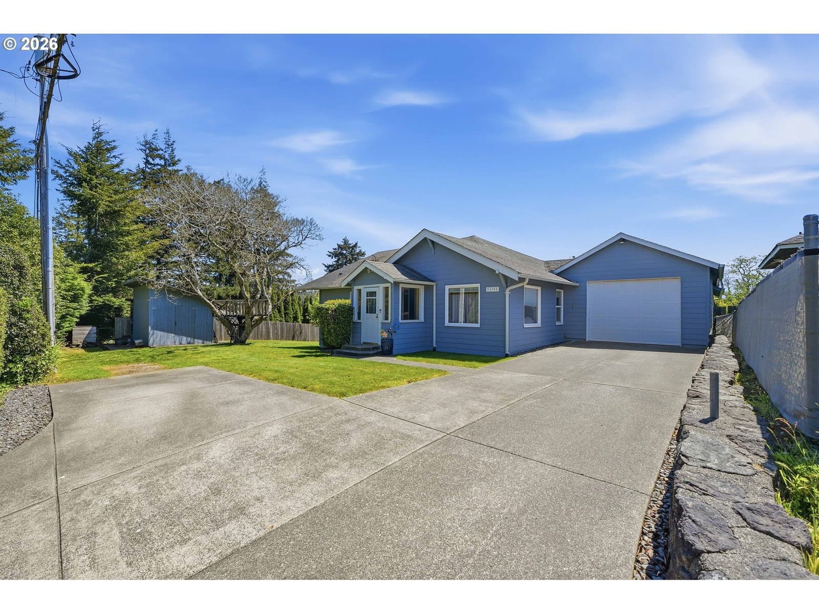 Listing photo 1 of 6