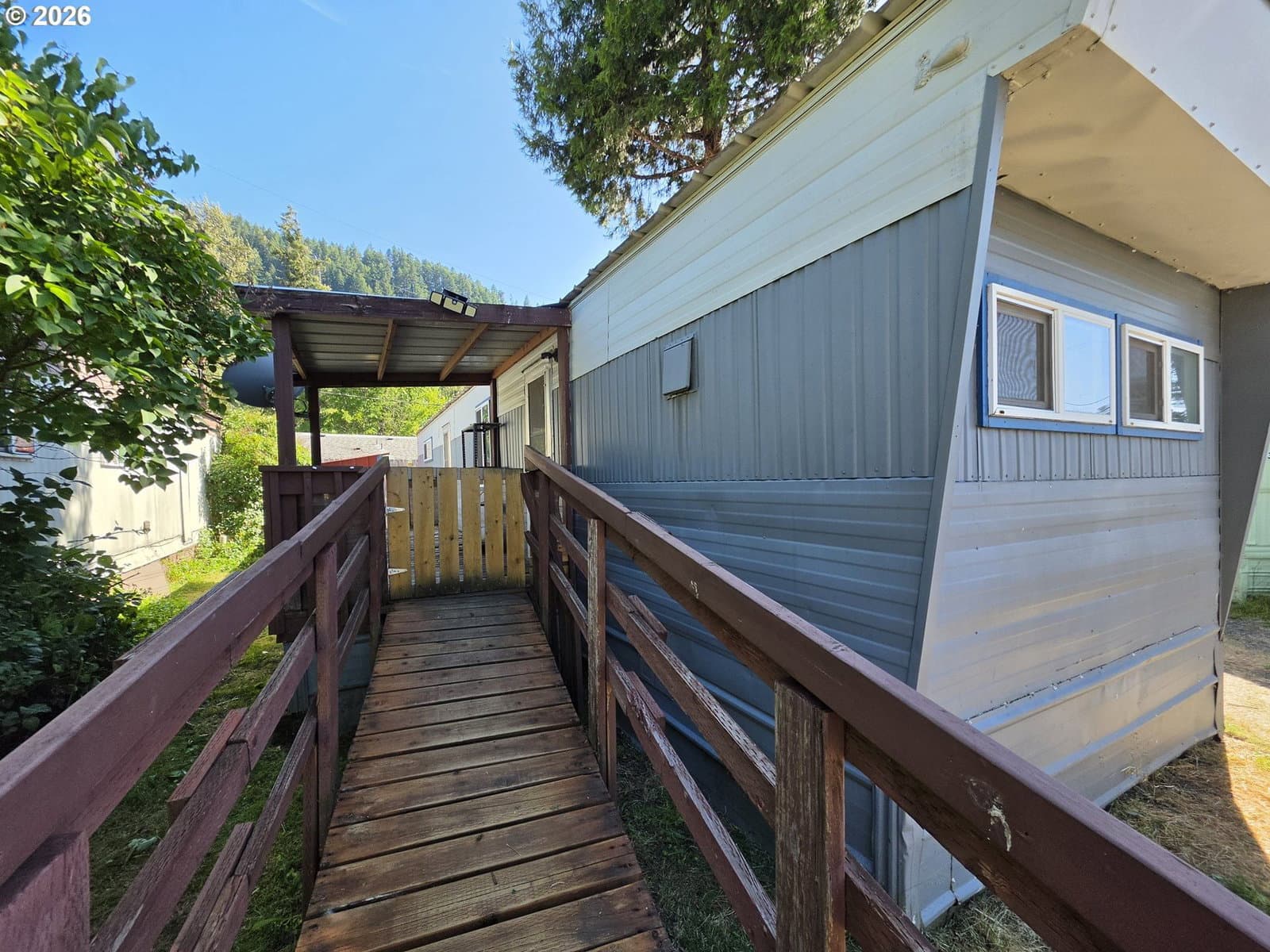 Listing photo 1 of 6