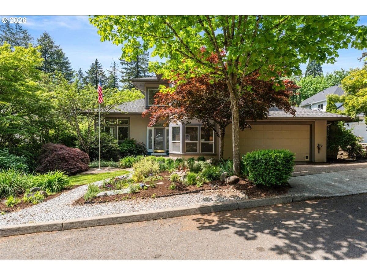 Listing photo 1 of 6