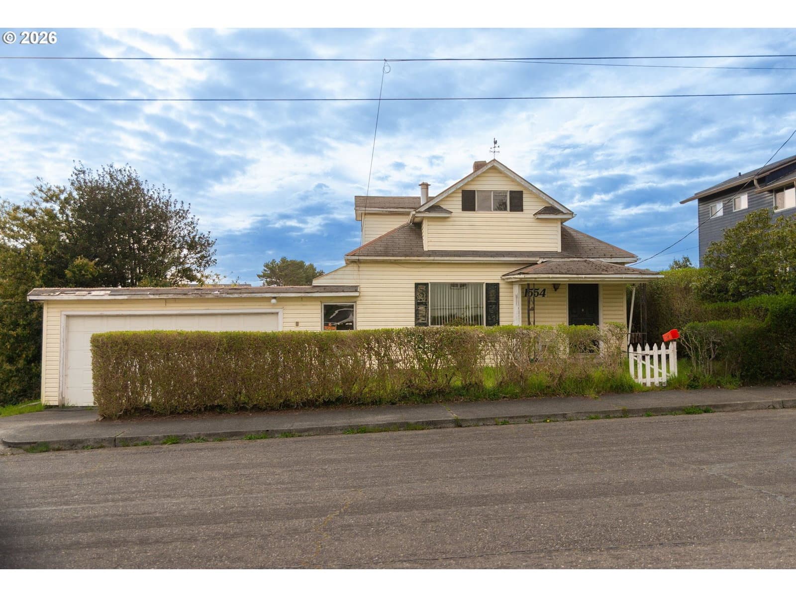 Primary listing photo, 1554 MEADE ST, North Bend, OR, 97459