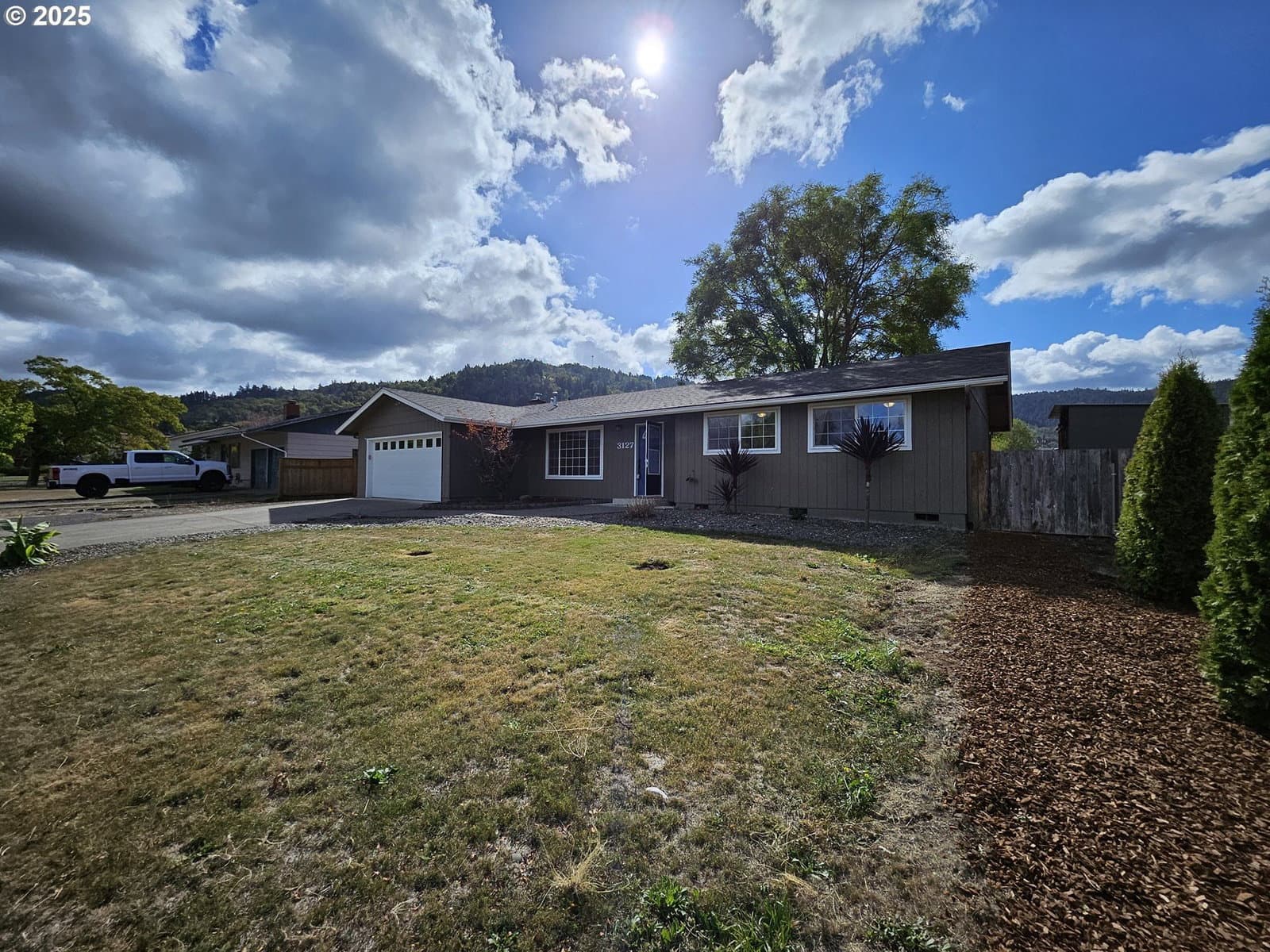 Primary listing photo, 3127 W CHATEAU AVE, Roseburg, OR, 97471