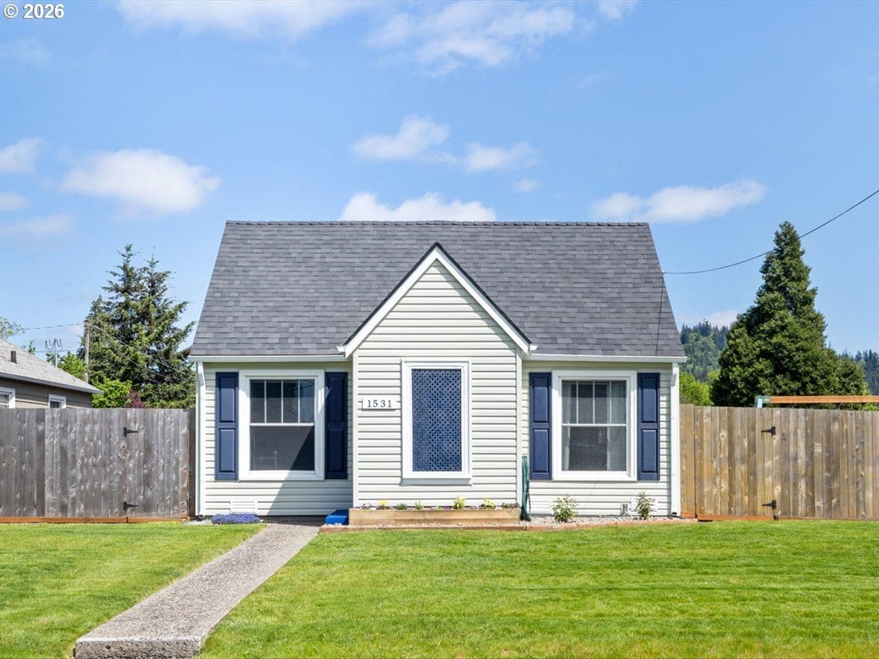 Listing photo 1 of 6