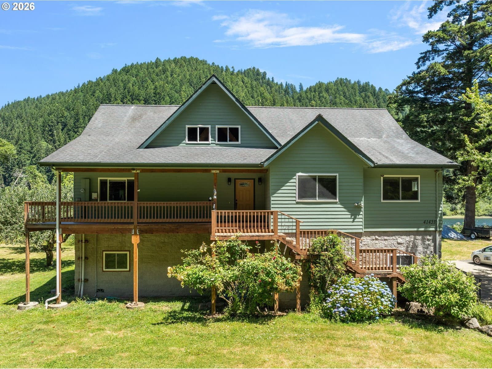 Listing photo 1 of 6