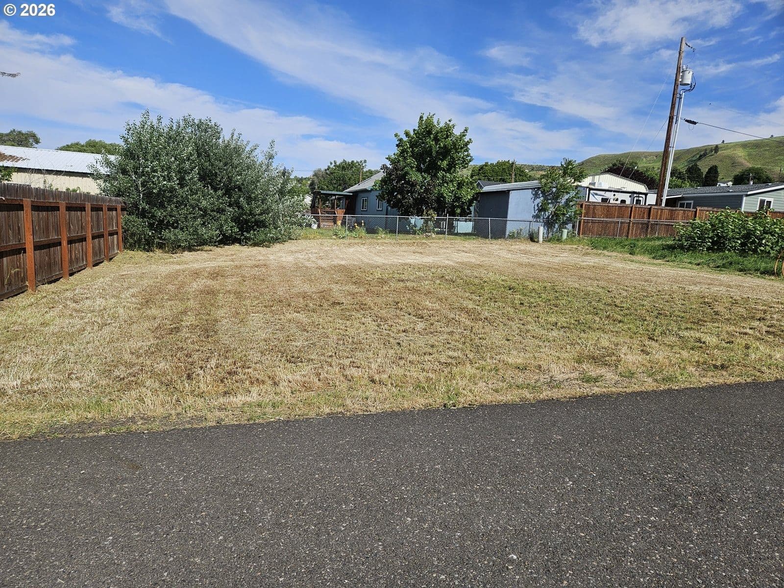 Listing photo 1 of 6