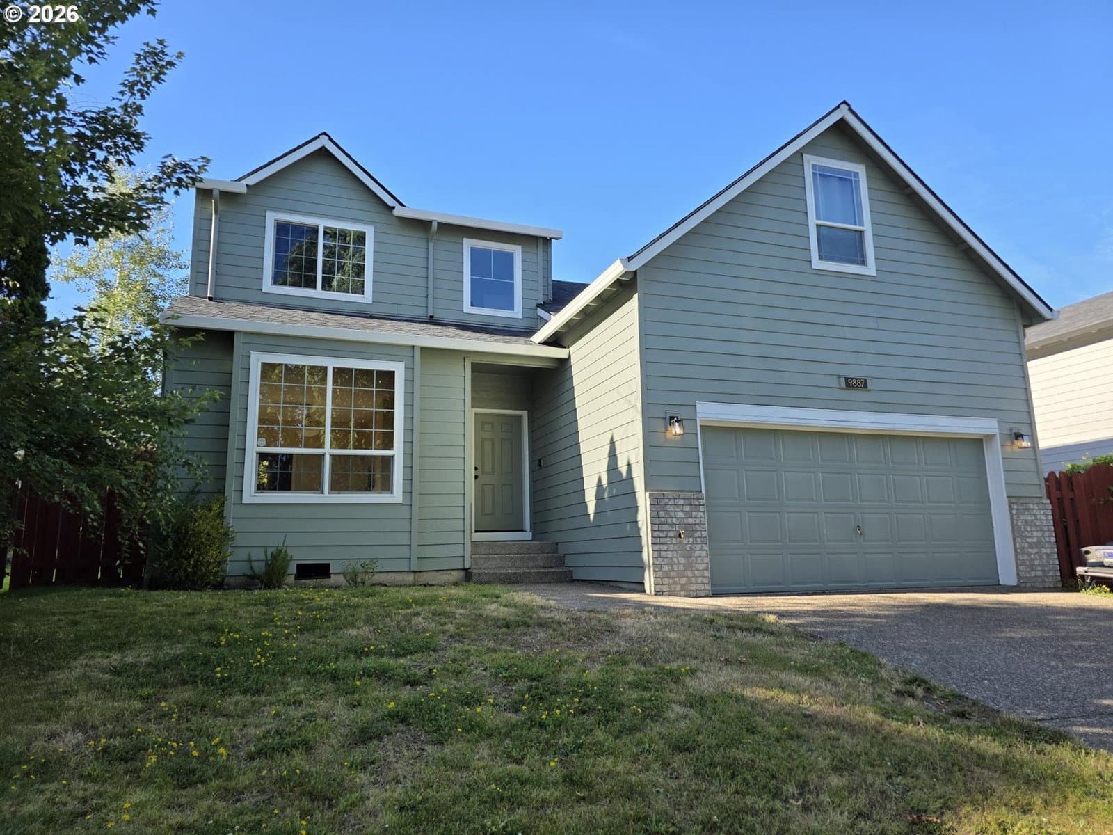 Listing photo 1 of 2