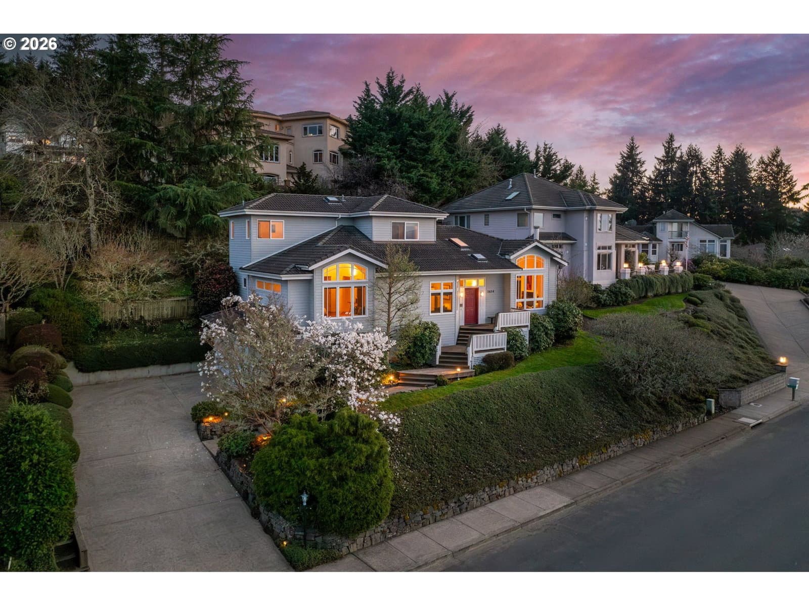 Primary listing photo, 2634 SUNCREST AVE, Eugene, OR, 97405