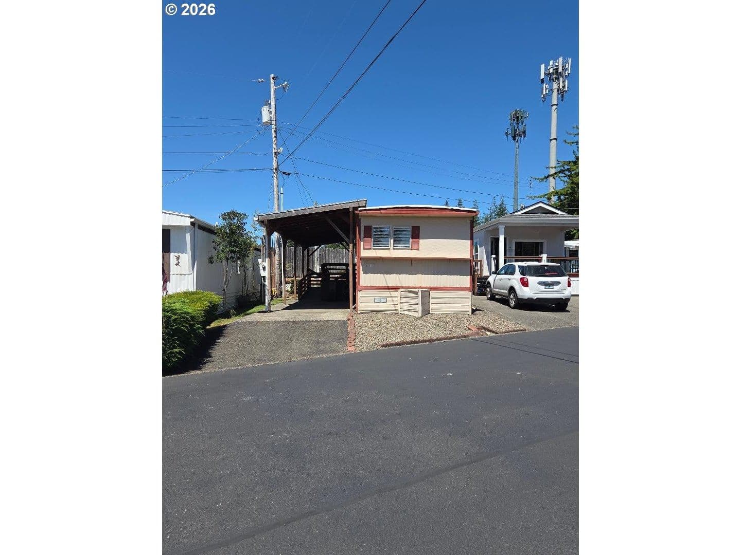 Listing photo 1 of 6