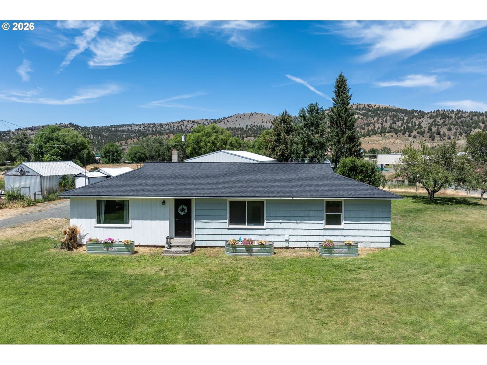 Listing photo 1 of 6