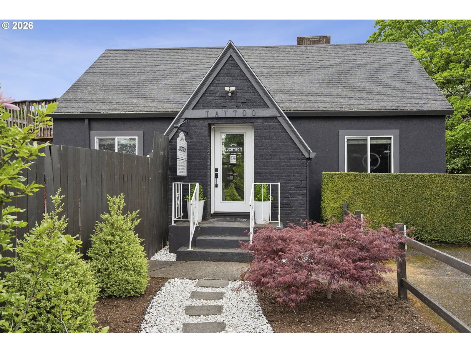 Listing photo 1 of 6