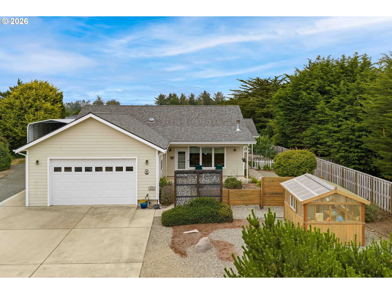 Listing photo 1 of 6