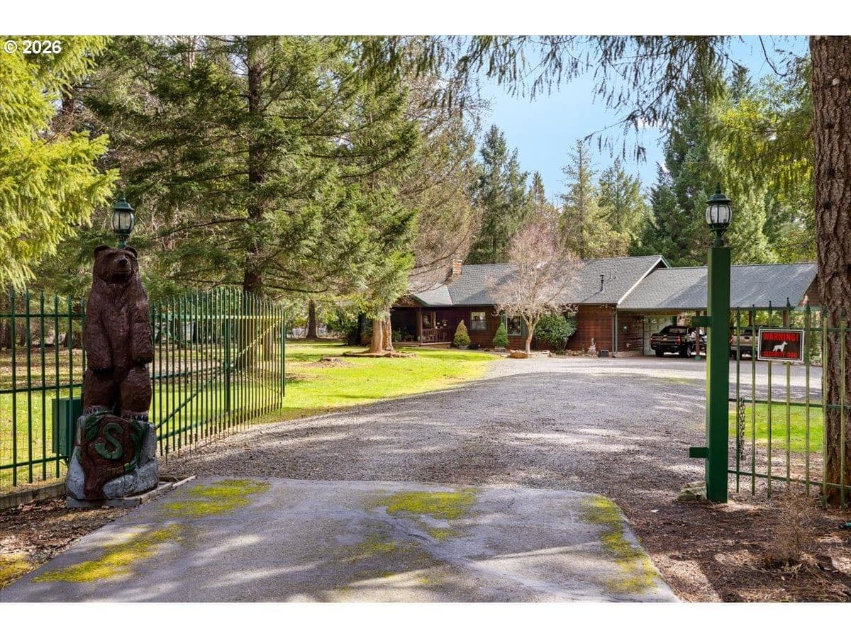 Listing photo 1 of 6