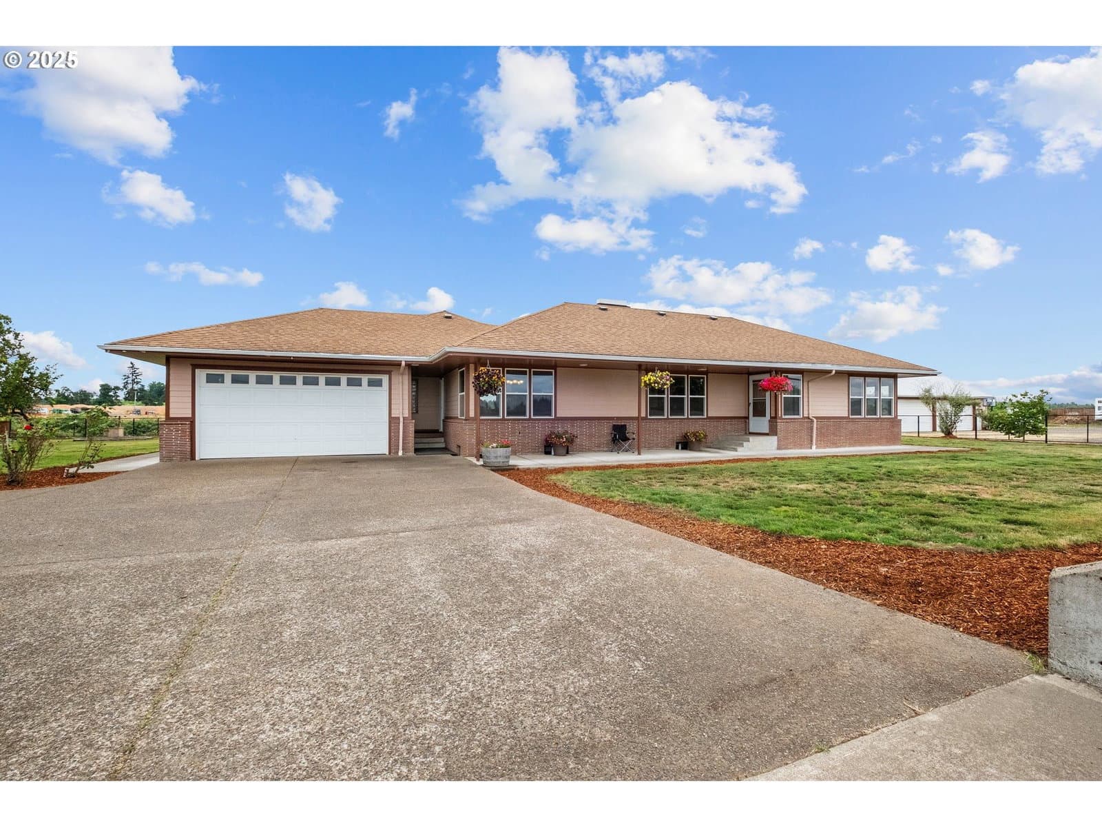 Listing photo 1 of 1