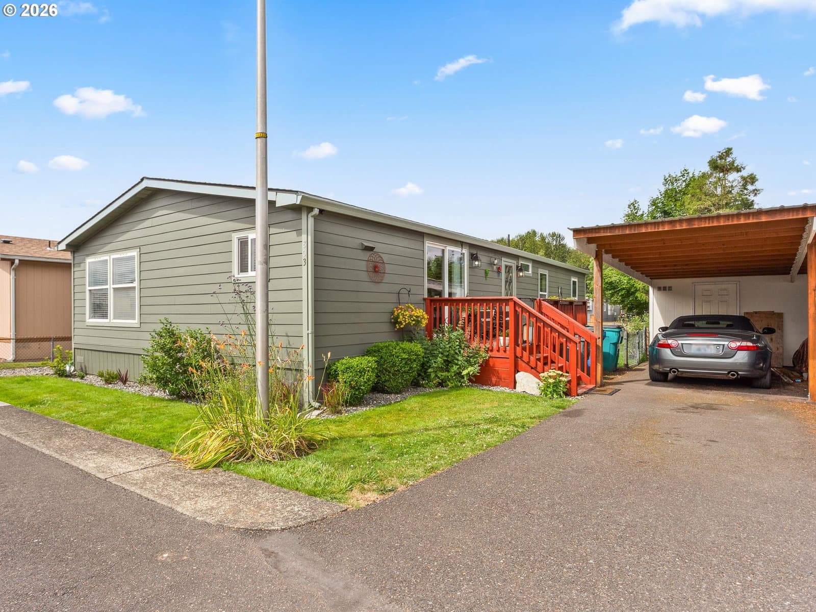 Listing photo 1 of 6