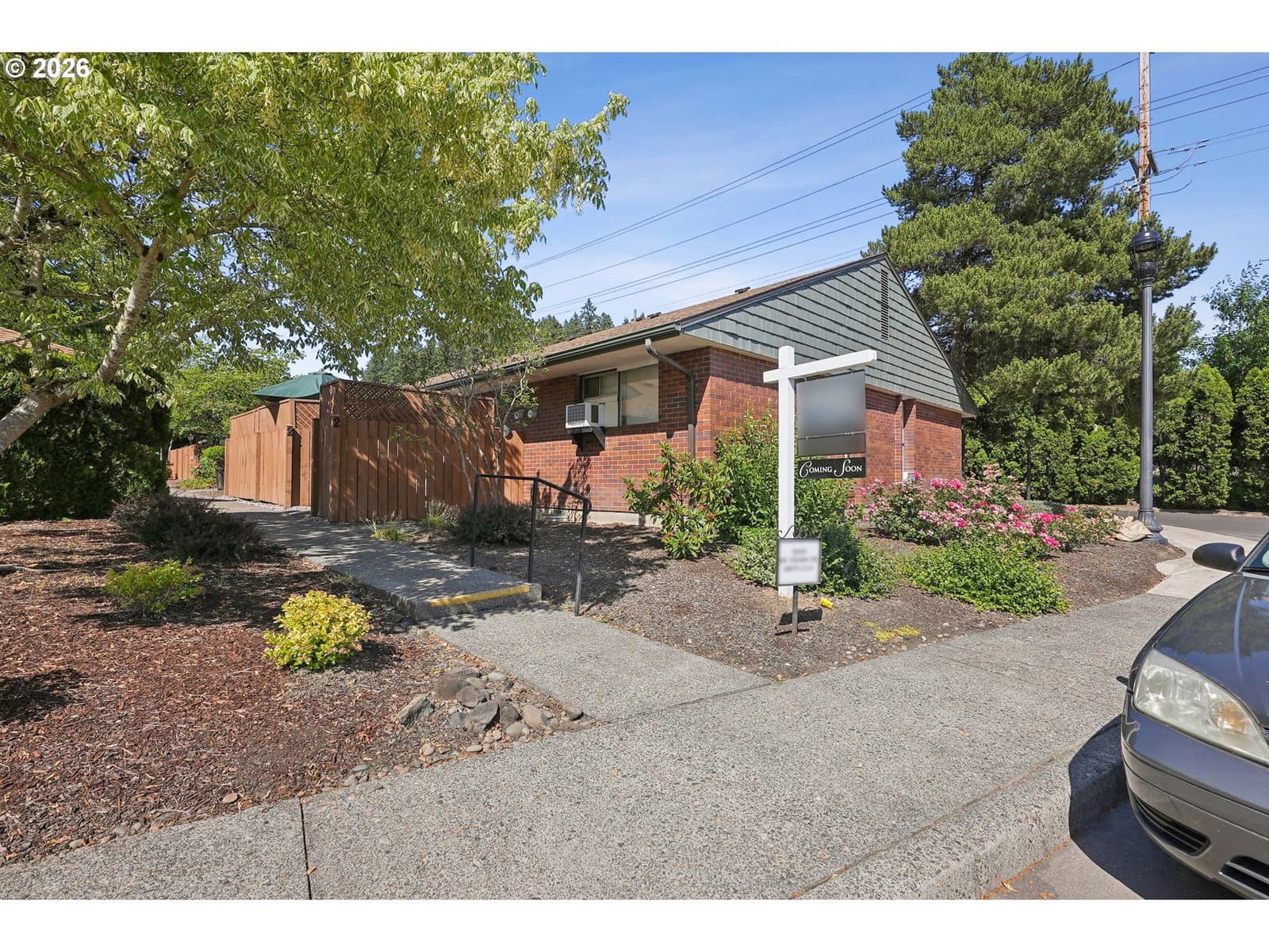 Listing photo 1 of 6