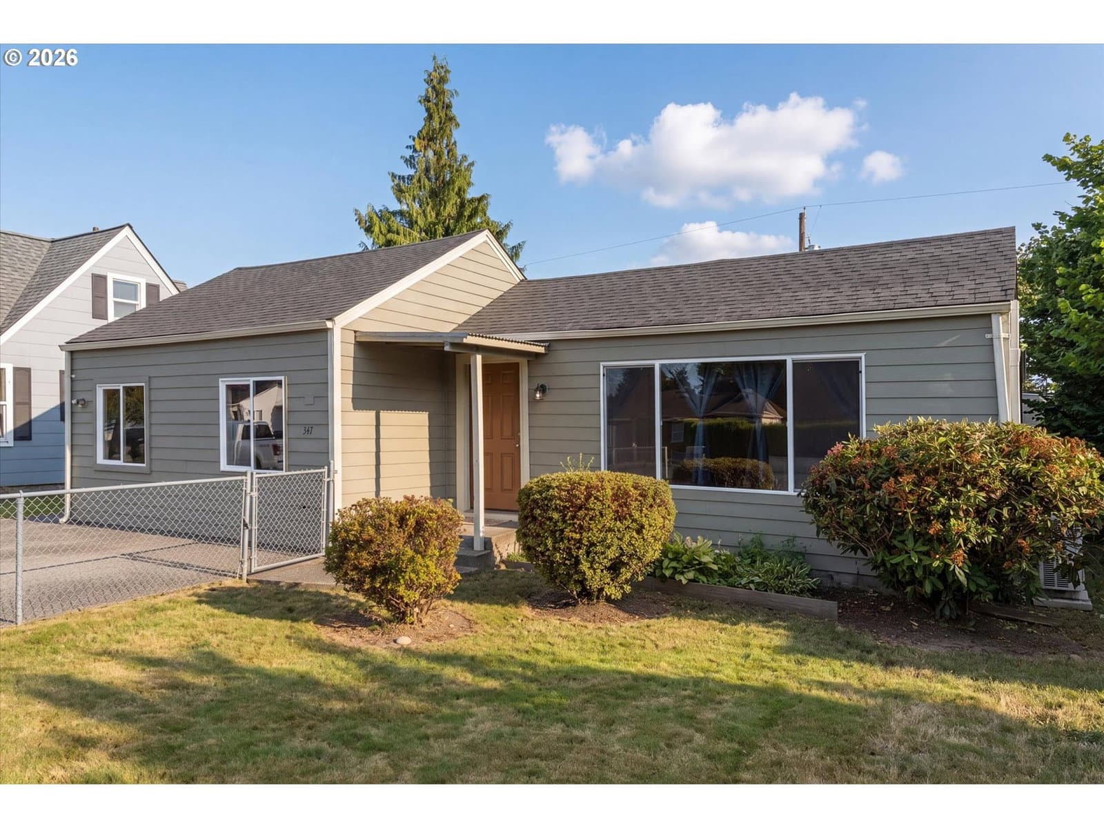 Listing photo 1 of 6