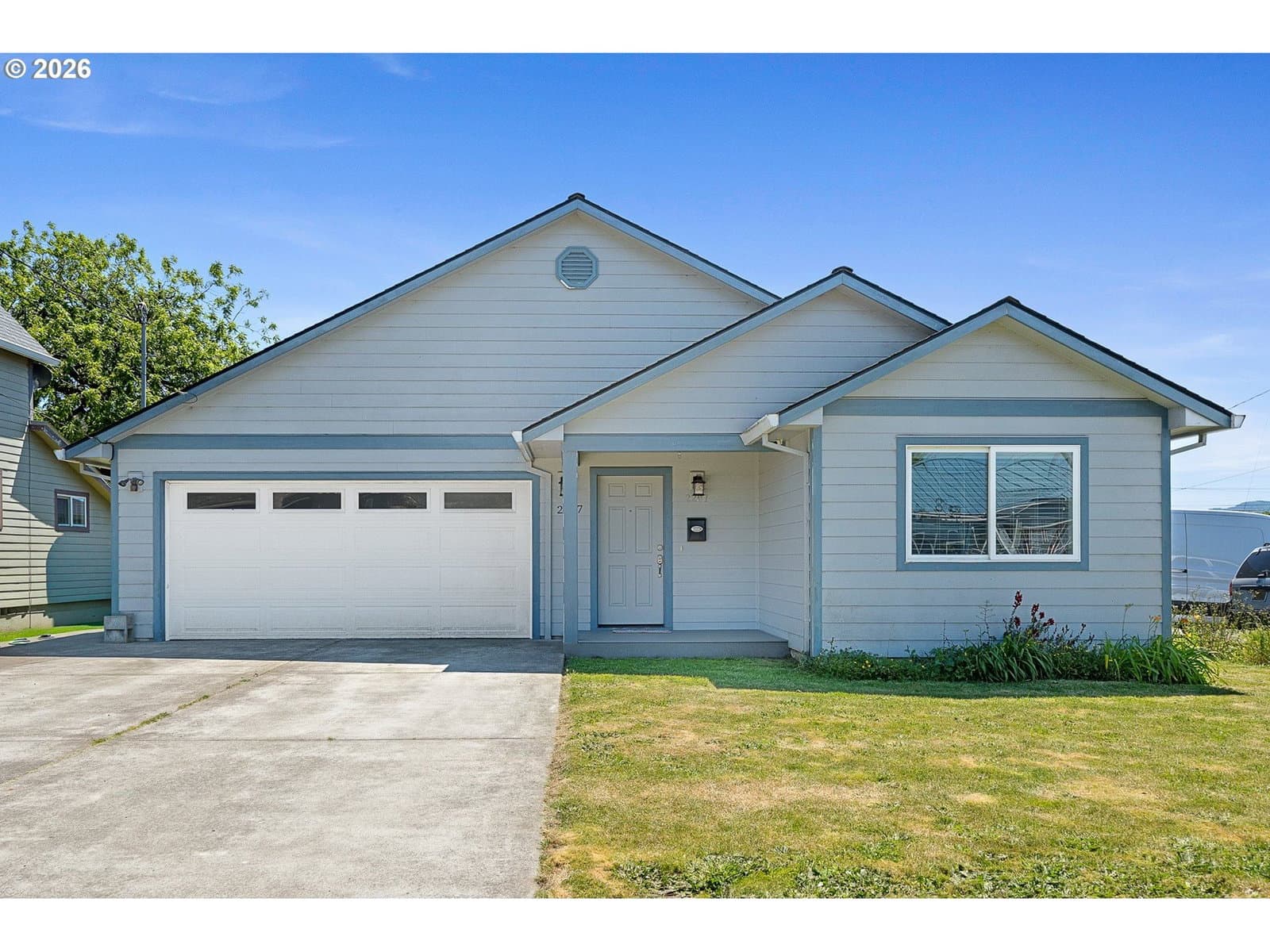 Listing photo 1 of 6