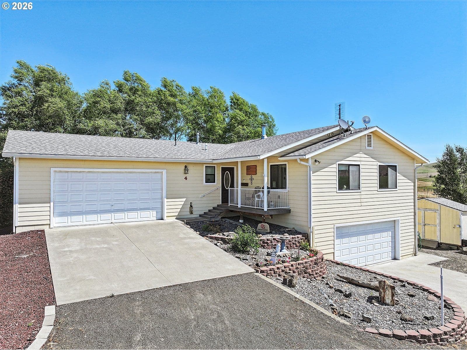 Primary listing photo, 4 S BAILEY LOOP DR, Goldendale, WA, 98620