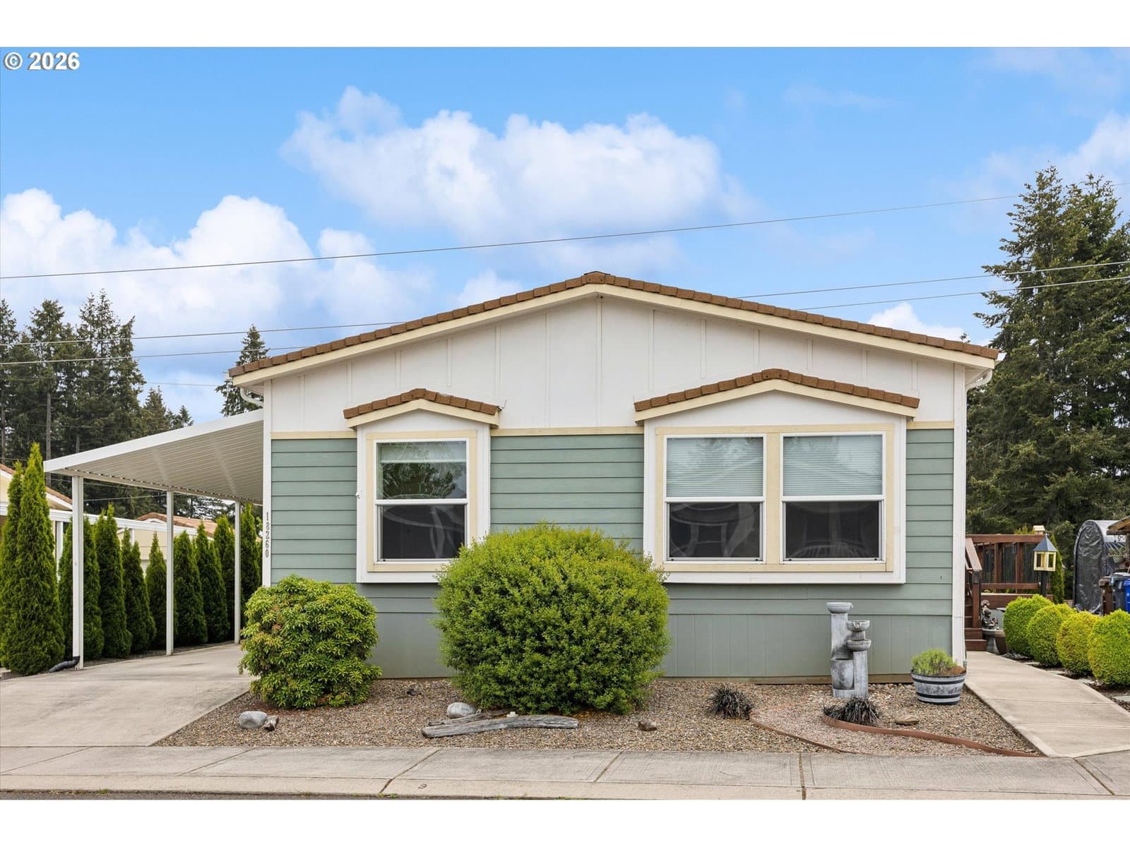 Listing photo 1 of 6