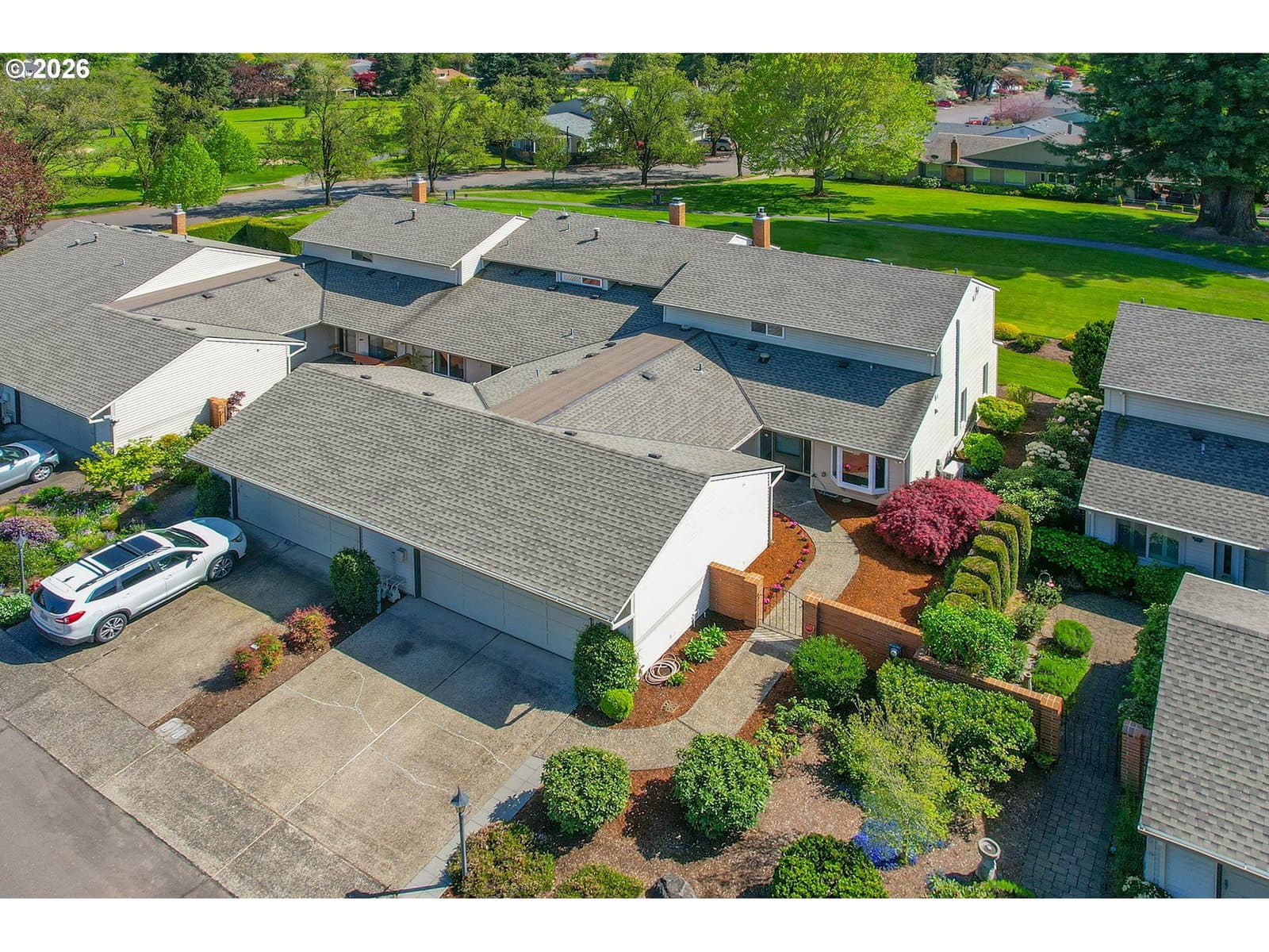Primary listing photo, 9430 SW LAKESIDE DR, Tigard, OR, 97224