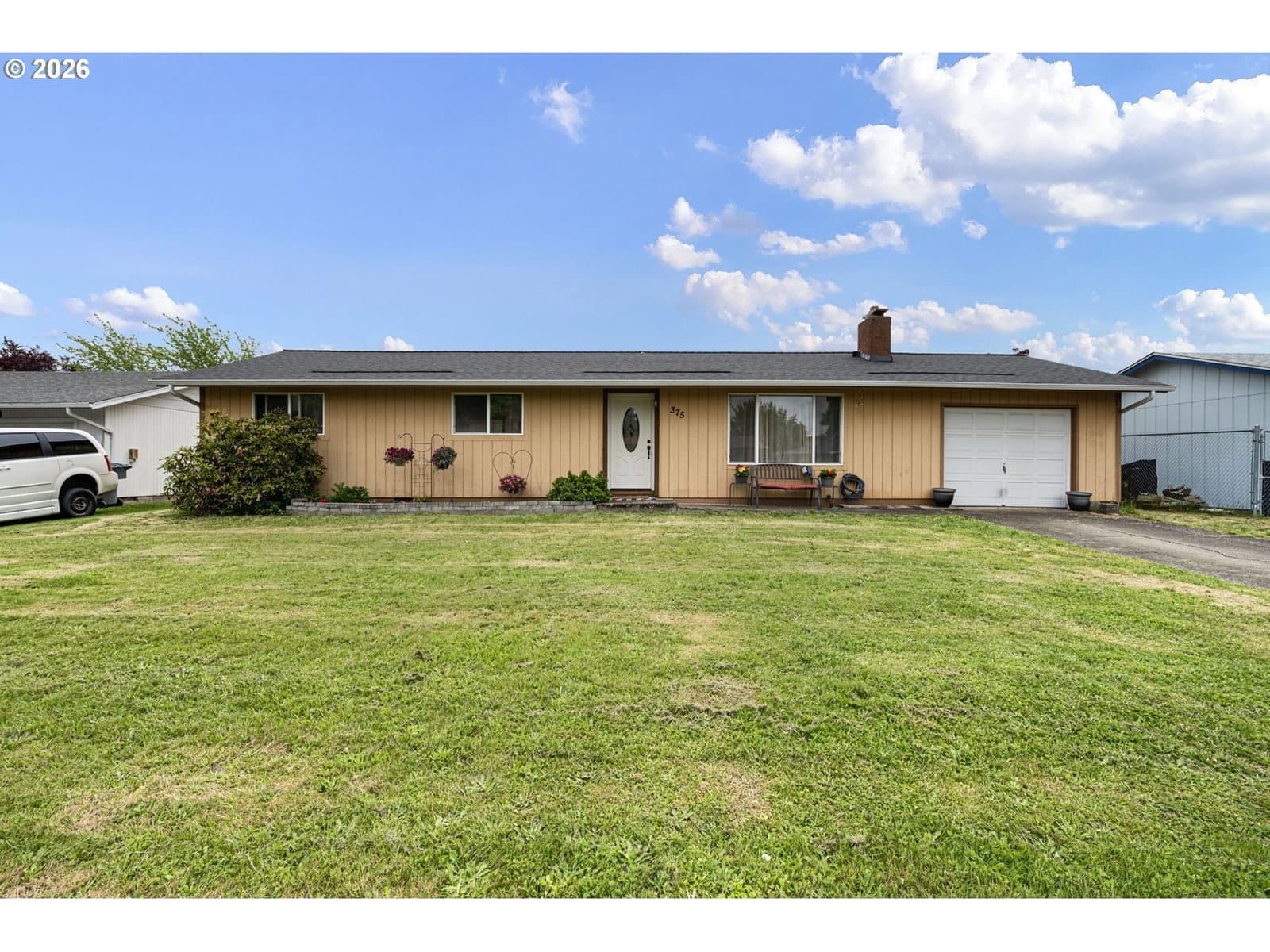 Listing photo 1 of 6