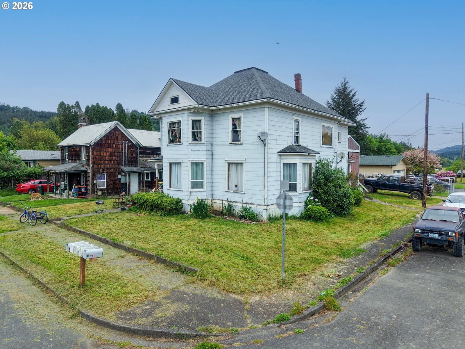 Listing photo 1 of 6