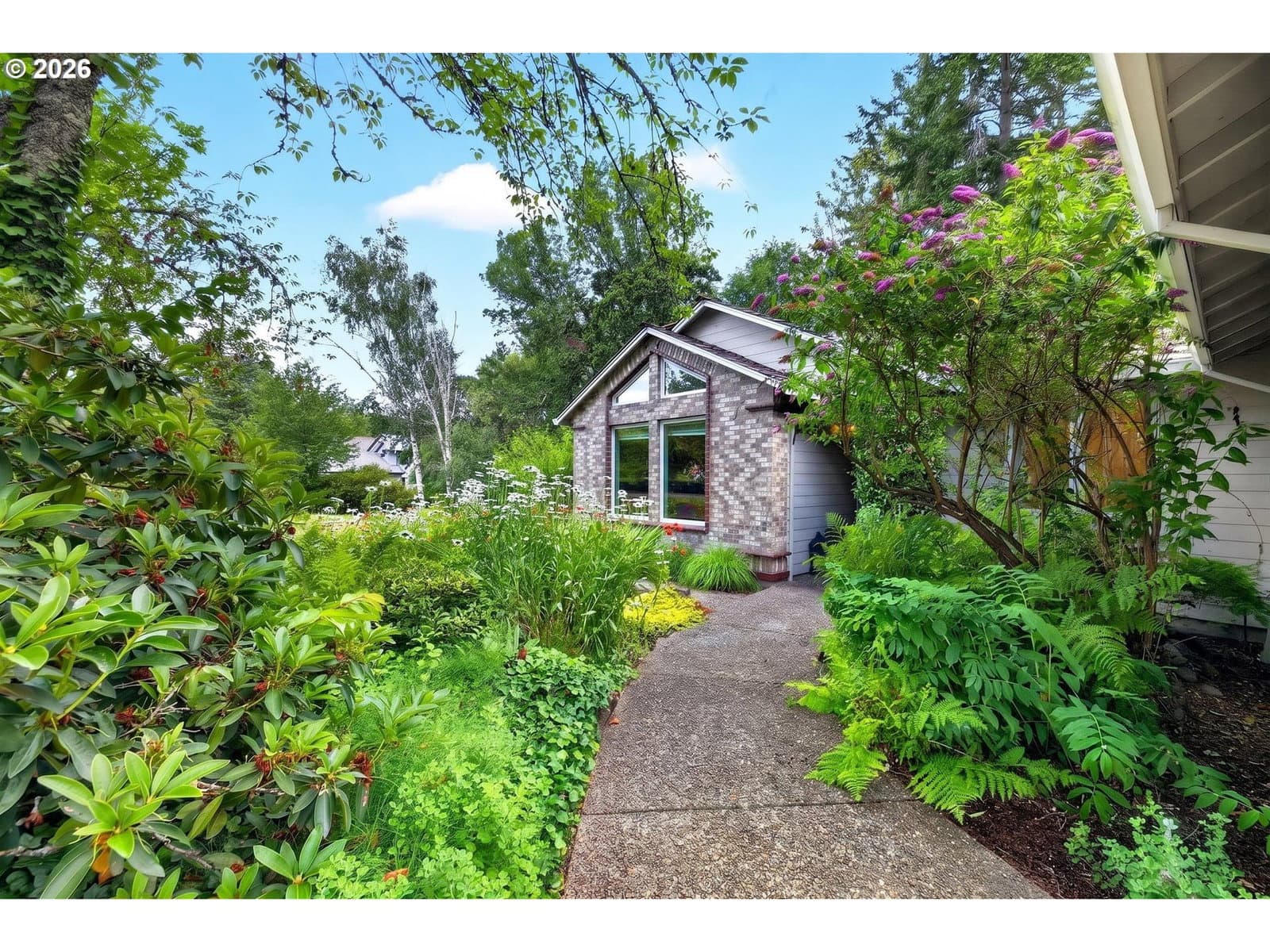 Listing photo 1 of 6
