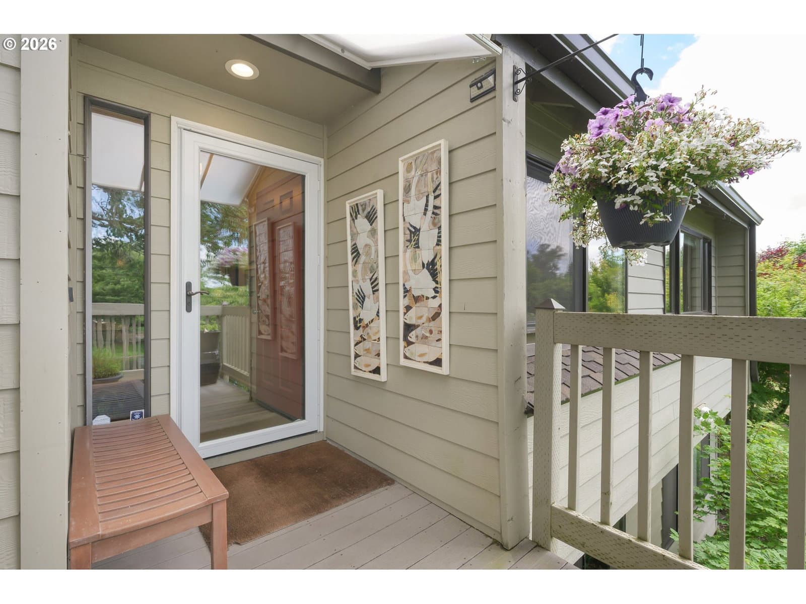Listing photo 1 of 6