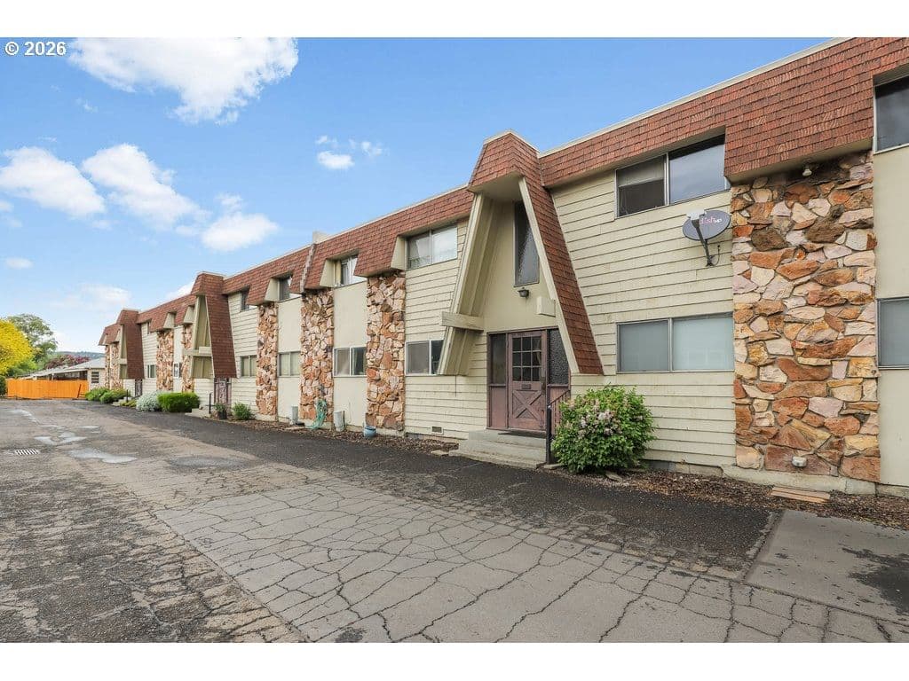 Primary listing photo, 1622 E 9TH ST #12, The Dalles, OR, 97058