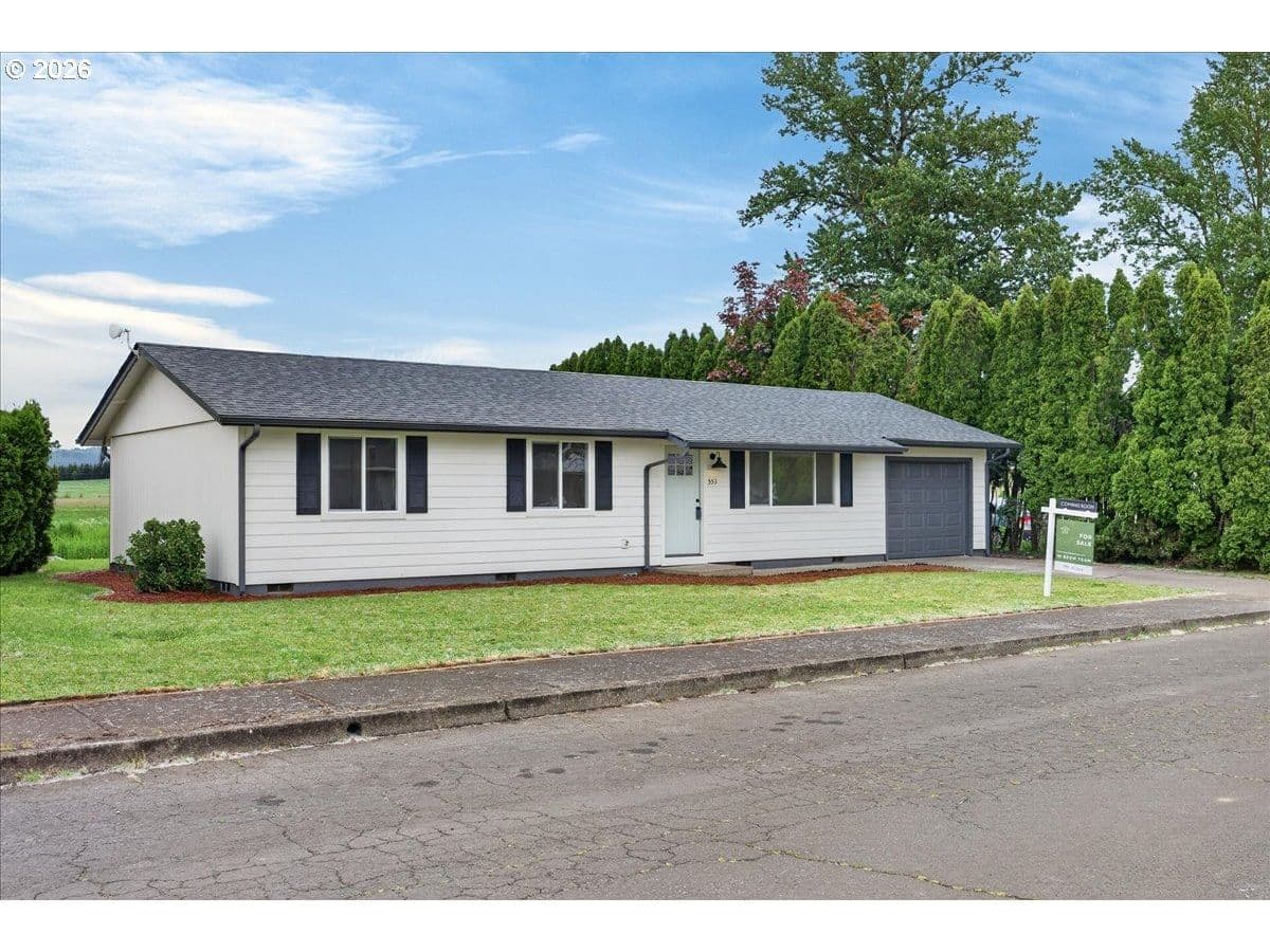 Listing photo 1 of 6
