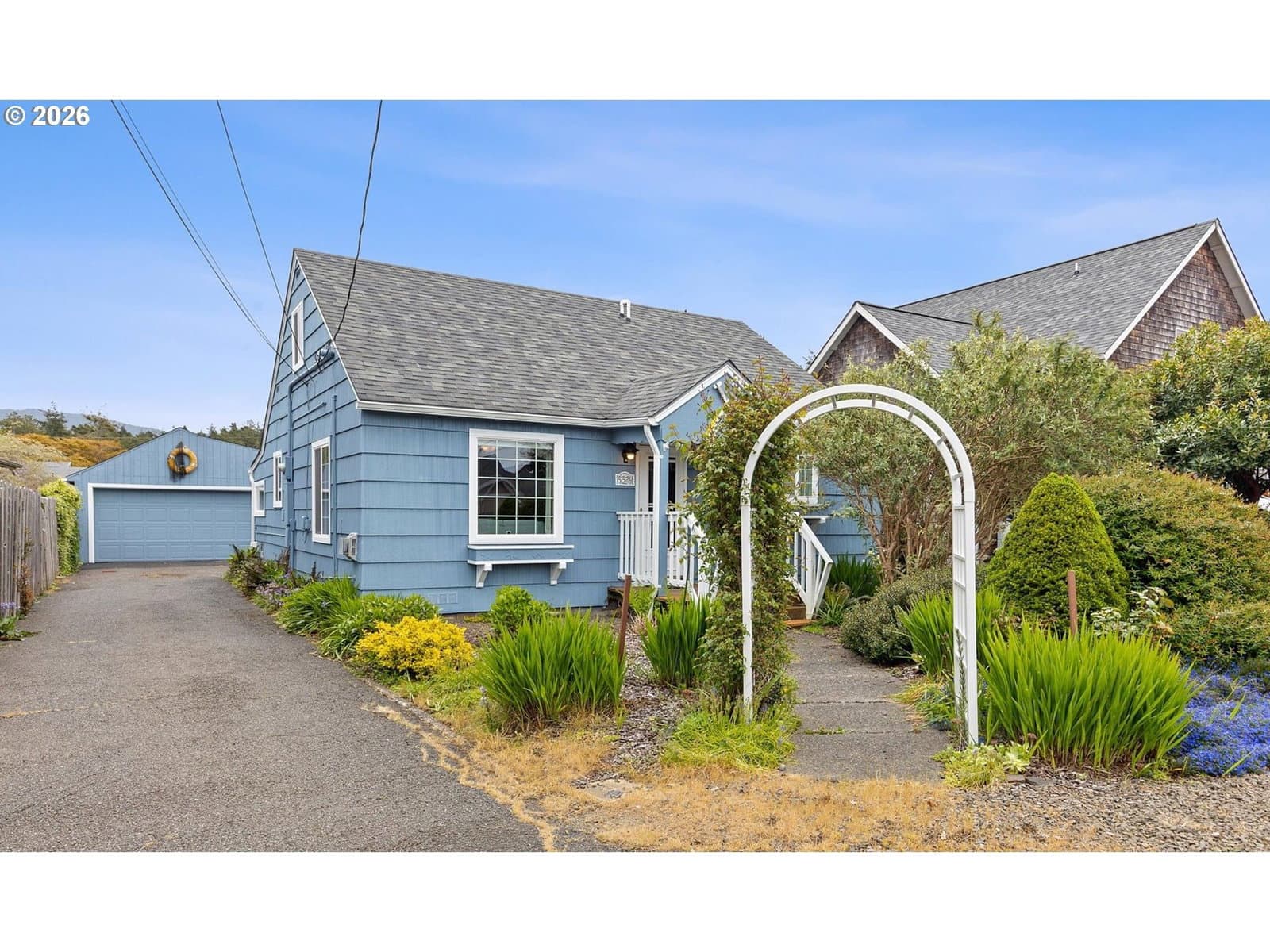 Listing photo 1 of 6