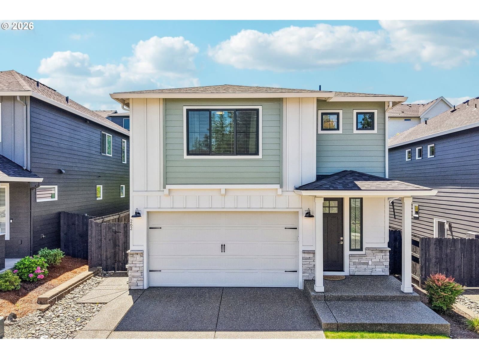 Listing photo 1 of 6