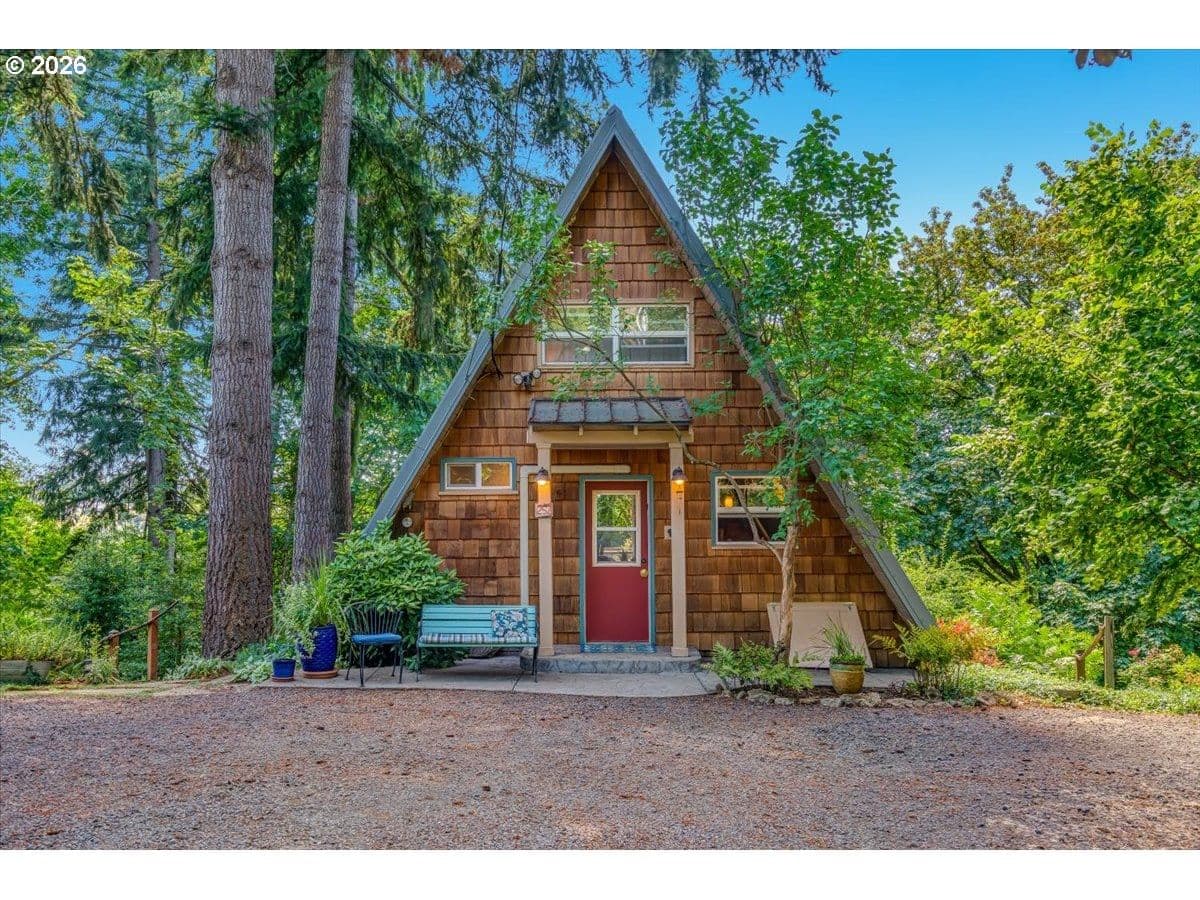 Listing photo 1 of 6