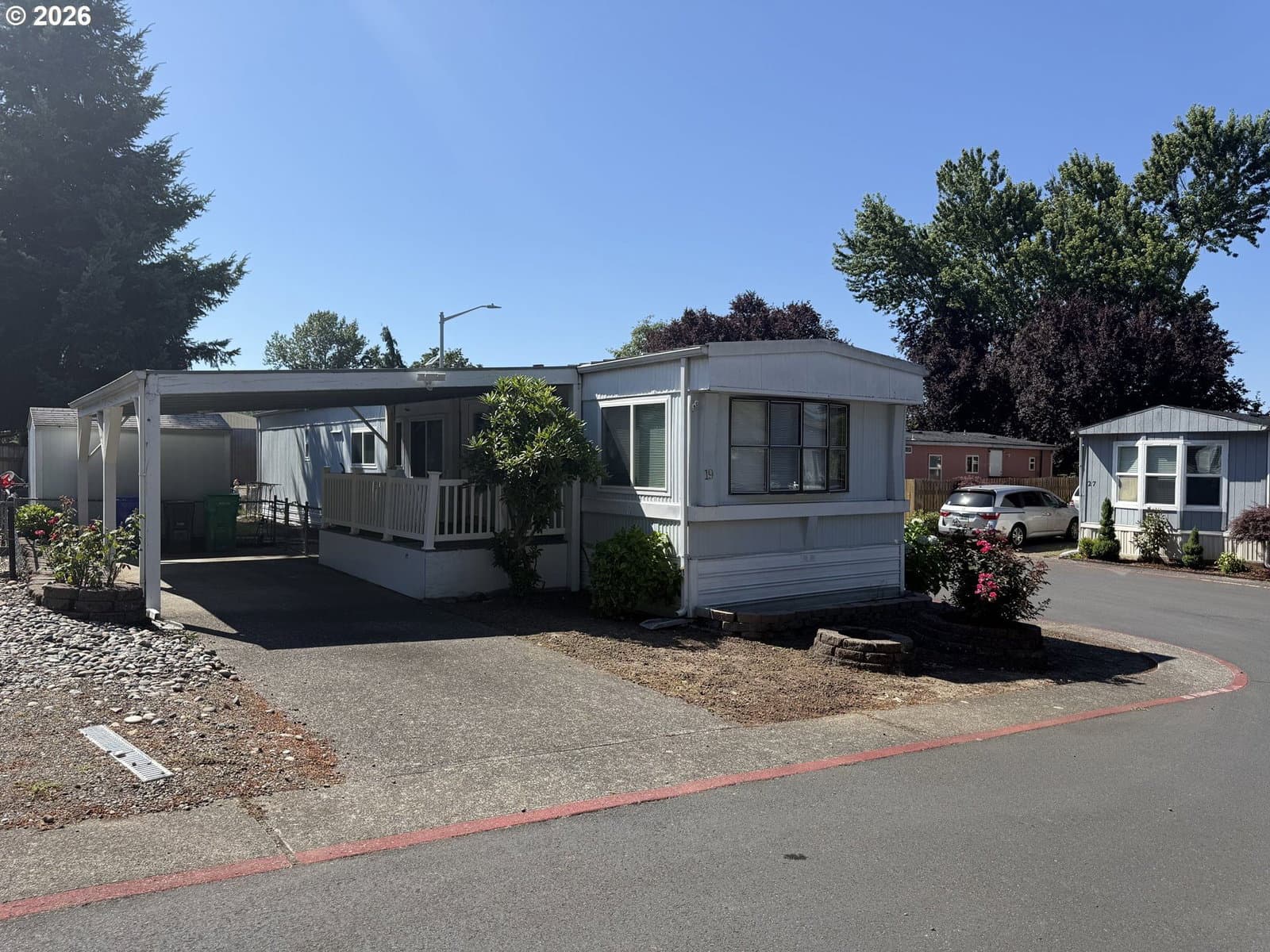 Listing photo 1 of 6
