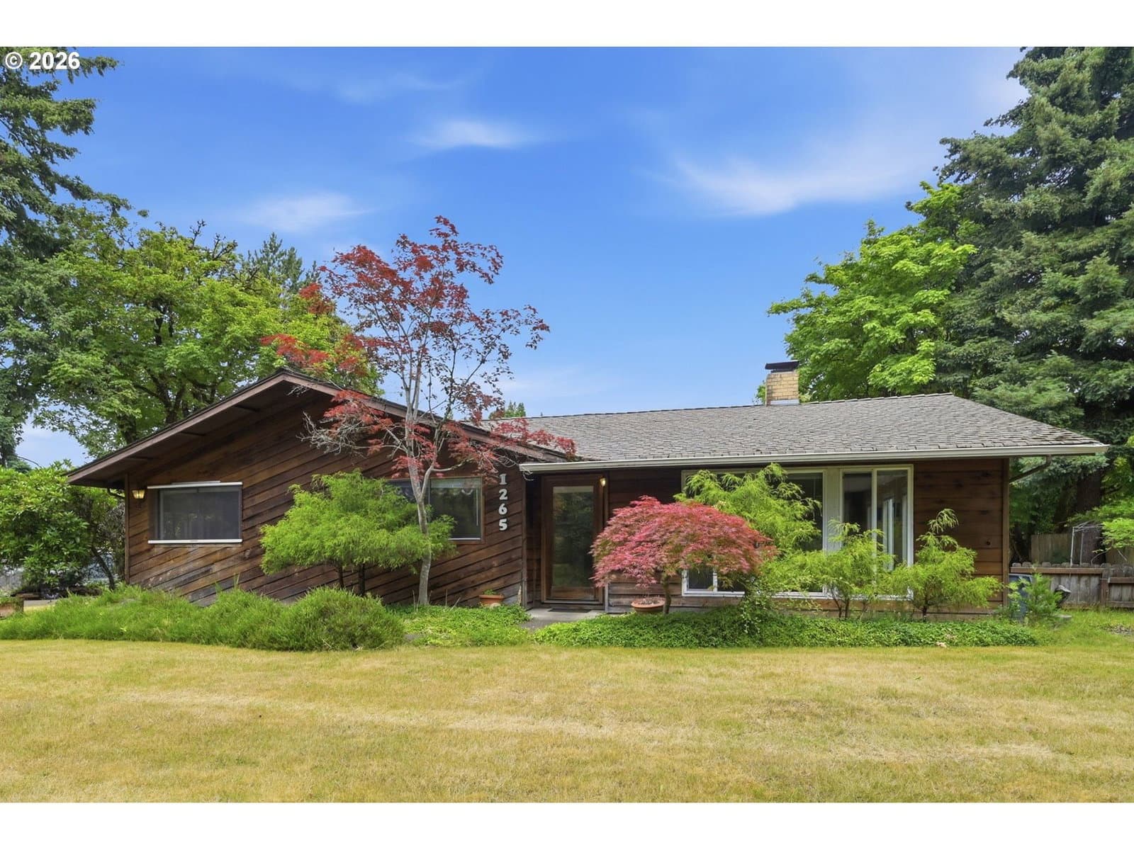 Listing photo 1 of 6