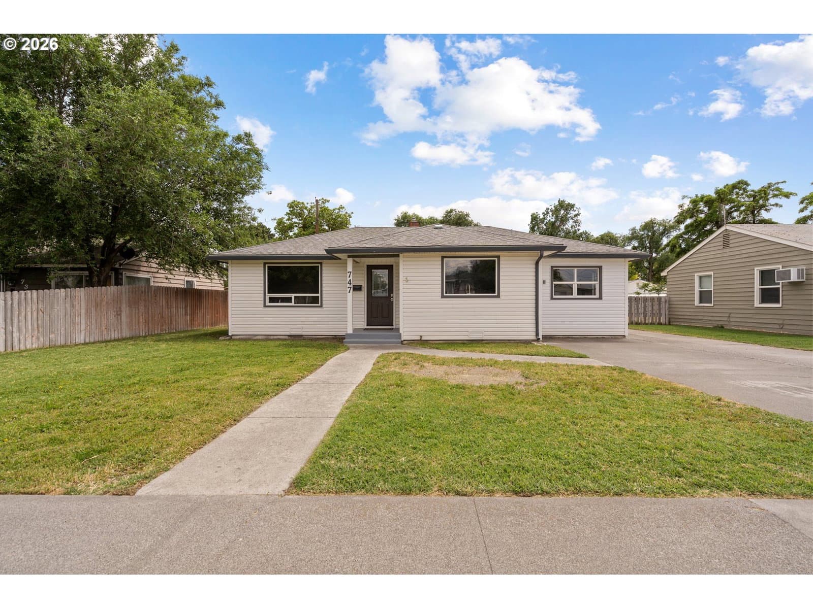 Listing photo 1 of 6
