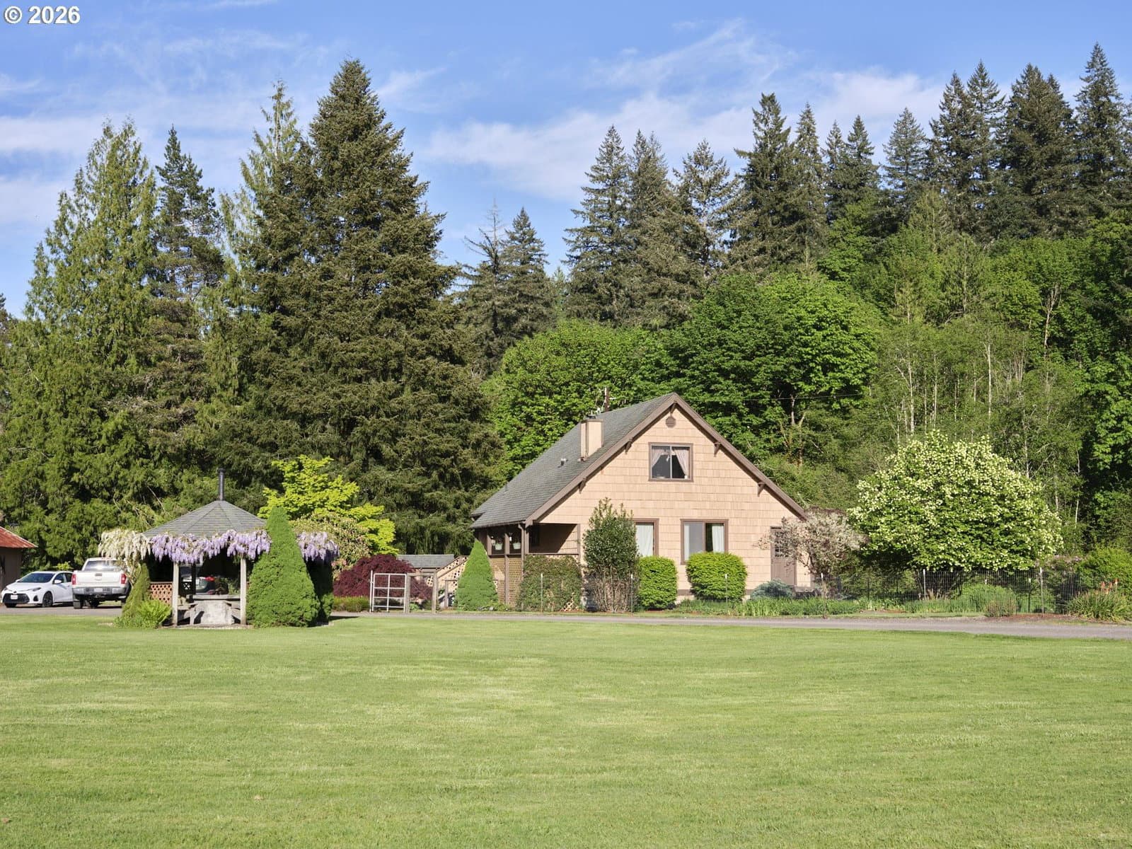 Listing photo 1 of 6