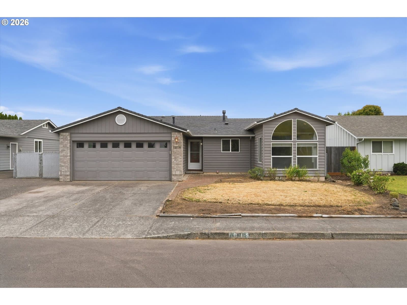 Listing photo 1 of 6